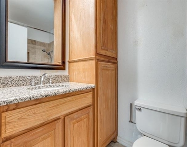 3817 Rawlins Street - Photo Thumbnail 11