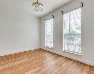 3817 Rawlins Street - Photo Thumbnail 10