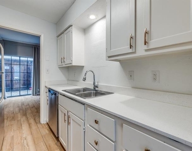 3817 Rawlins Street - Photo Thumbnail 3