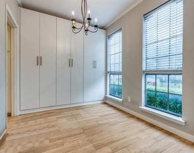3817 Rawlins Street - Photo Thumbnail 2