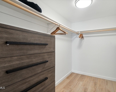 7302 E Rancho Vista Drive - Photo Thumbnail 13