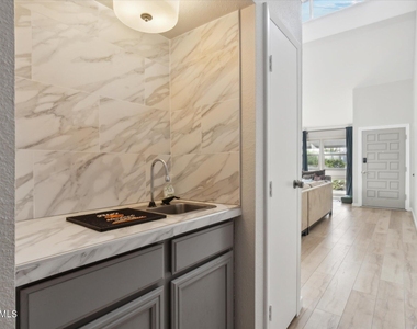 7302 E Rancho Vista Drive - Photo Thumbnail 2