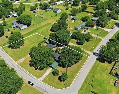 1941 Lariat Lane - Photo Thumbnail 2