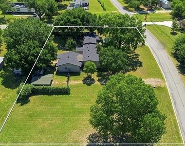 1941 Lariat Lane - Photo Thumbnail 4