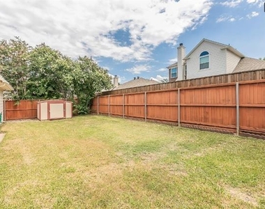210 Madisson Drive - Photo Thumbnail 19