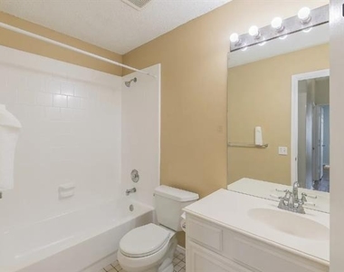 210 Madisson Drive - Photo Thumbnail 18