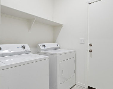 10941 N 165th Avenue - Photo Thumbnail 24