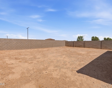 10941 N 165th Avenue - Photo Thumbnail 29