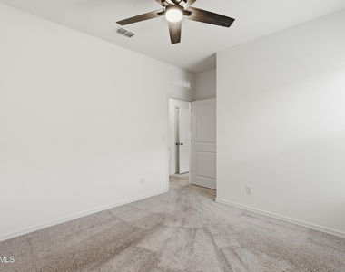 10941 N 165th Avenue - Photo Thumbnail 22
