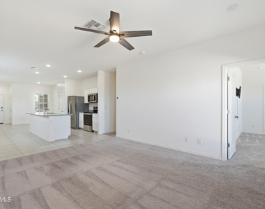 10941 N 165th Avenue - Photo Thumbnail 12