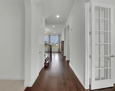 3481 Starling Drive - Photo Thumbnail 2
