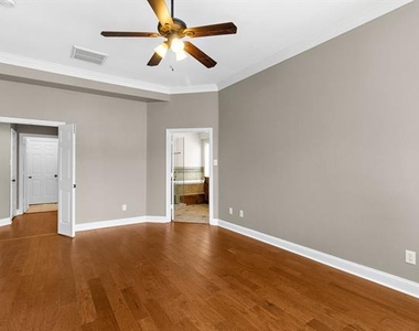 202 Stone Hollow Court - Photo Thumbnail 17