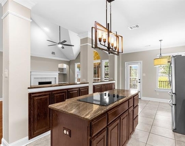 202 Stone Hollow Court - Photo Thumbnail 12
