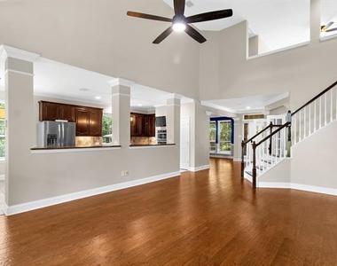 202 Stone Hollow Court - Photo Thumbnail 7