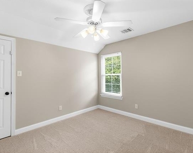 202 Stone Hollow Court - Photo Thumbnail 25