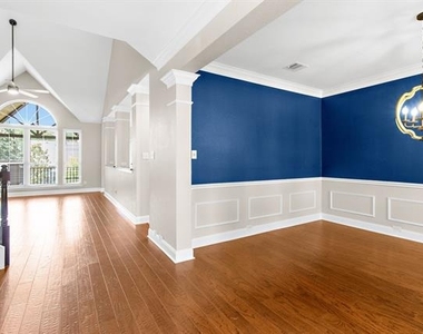 202 Stone Hollow Court - Photo Thumbnail 8