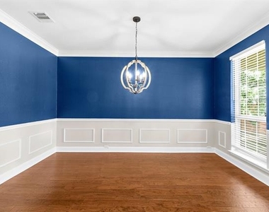 202 Stone Hollow Court - Photo Thumbnail 9