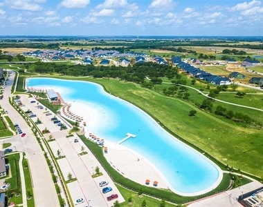 350 Pearland Drive - Photo Thumbnail 25