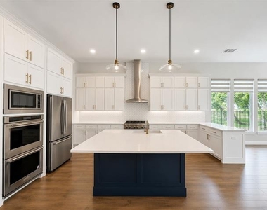 350 Pearland Drive - Photo Thumbnail 1