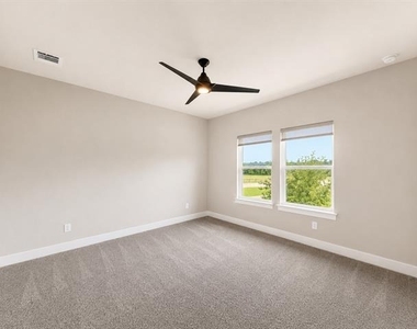 350 Pearland Drive - Photo Thumbnail 21
