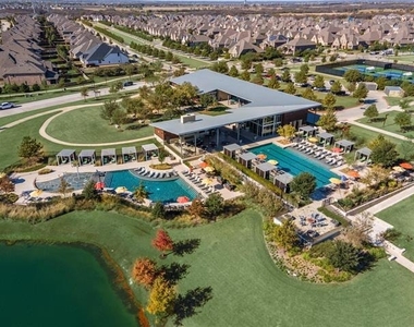 350 Pearland Drive - Photo Thumbnail 26