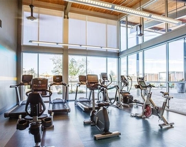 350 Pearland Drive - Photo Thumbnail 24