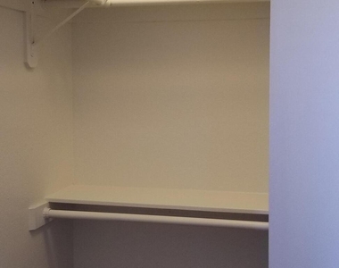 1416 S Jentilly Lane - Photo Thumbnail 4