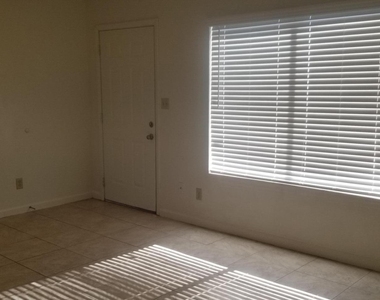 1416 S Jentilly Lane - Photo Thumbnail 2