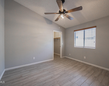 8870 W Villa Rita Drive - Photo Thumbnail 17