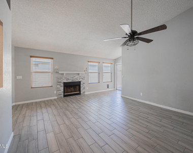 8870 W Villa Rita Drive - Photo Thumbnail 5