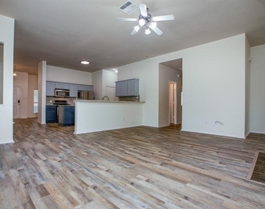 9900 Northgate Drive - Photo Thumbnail 8