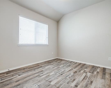 9900 Northgate Drive - Photo Thumbnail 20