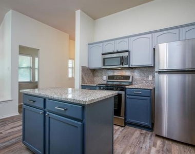 9900 Northgate Drive - Photo Thumbnail 13