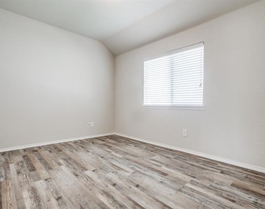 9900 Northgate Drive - Photo Thumbnail 22