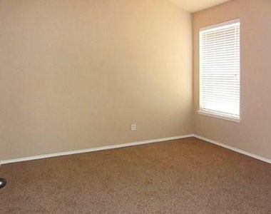 1432 Ravenwood Drive - Photo Thumbnail 7