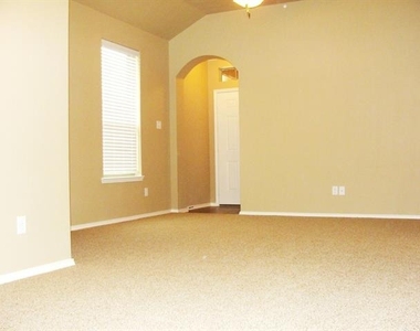 1432 Ravenwood Drive - Photo Thumbnail 2