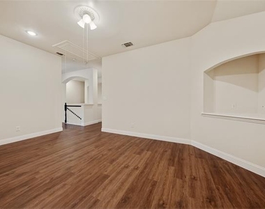 6305 Hilltop Drive - Photo Thumbnail 16