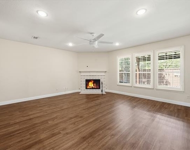 6305 Hilltop Drive - Photo Thumbnail 4