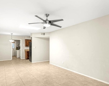 1702 E Gaylon Drive - Photo Thumbnail 3
