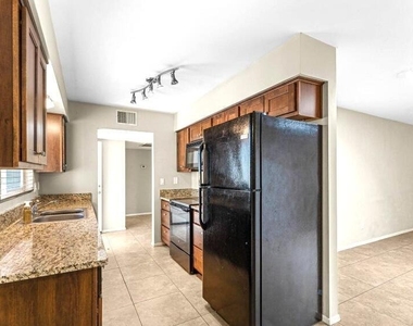1702 E Gaylon Drive - Photo Thumbnail 7