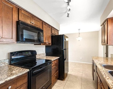 1702 E Gaylon Drive - Photo Thumbnail 6