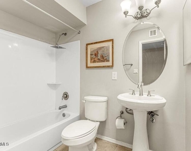 1702 E Gaylon Drive - Photo Thumbnail 11