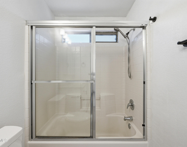1616 E Desert Lane - Photo Thumbnail 14