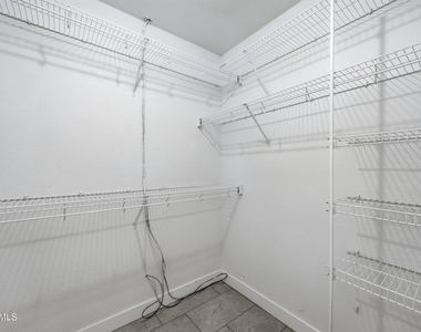 1616 E Desert Lane - Photo Thumbnail 15