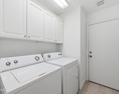 1616 E Desert Lane - Photo Thumbnail 19