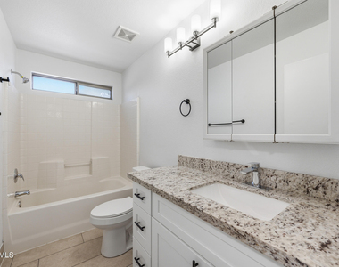 1616 E Desert Lane - Photo Thumbnail 18