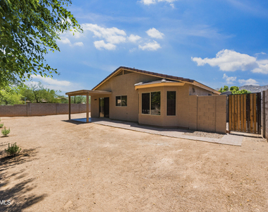 1616 E Desert Lane - Photo Thumbnail 23