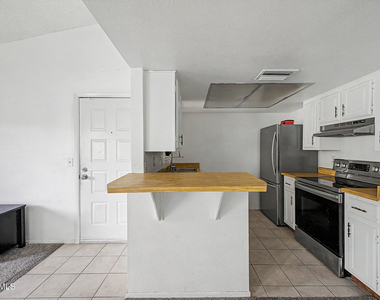461 W Holmes Avenue - Photo Thumbnail 3