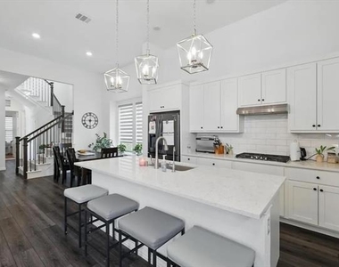 222 Woodson Street - Photo Thumbnail 7