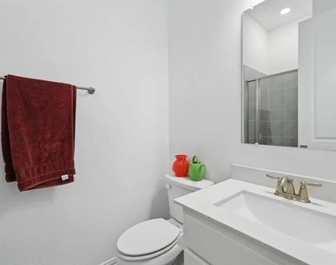 222 Woodson Street - Photo Thumbnail 12